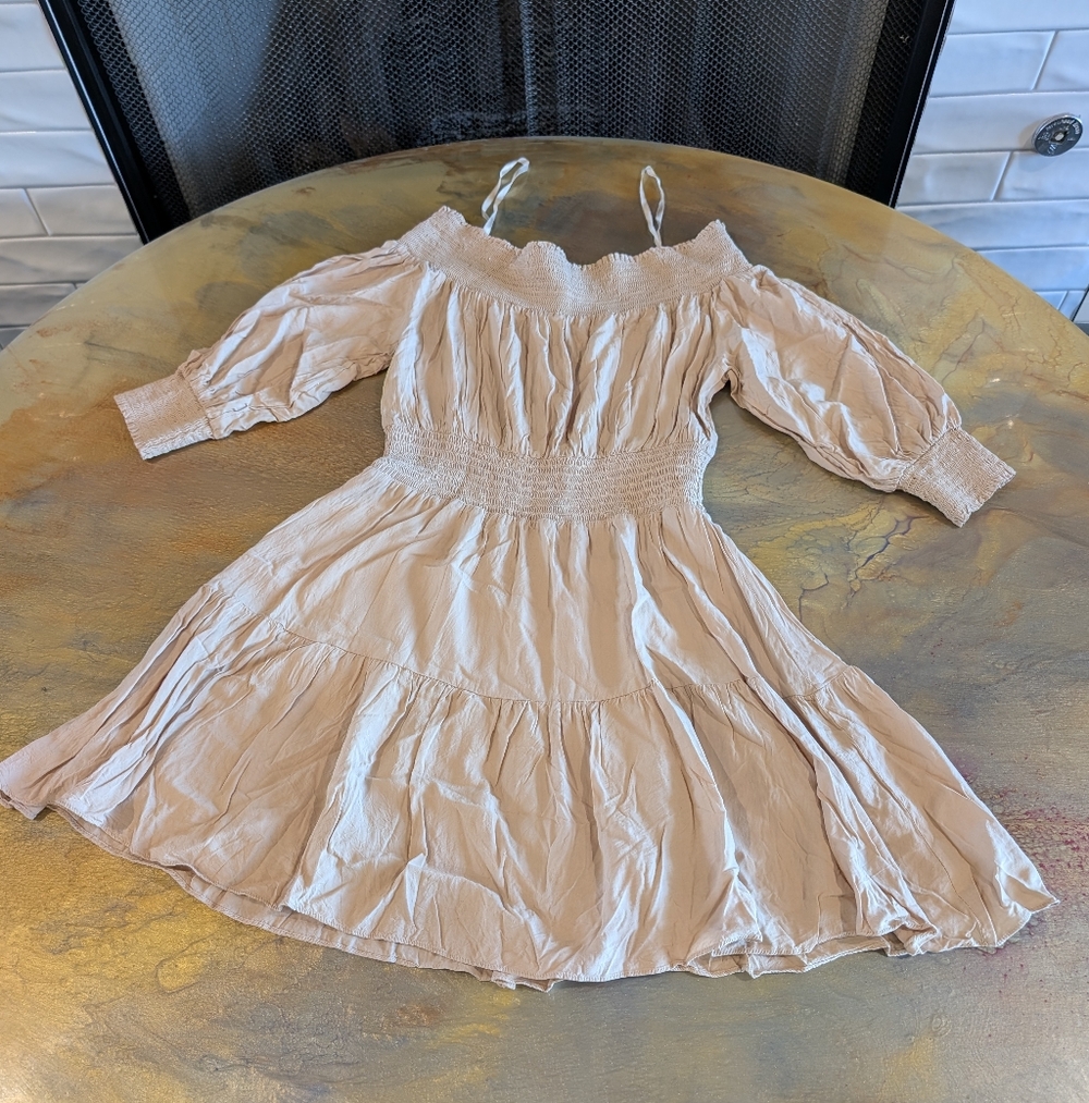 Gianni Bini Off-Shoulder Beige Babydoll Mini Dress Bodice Size M Stretch Rayon